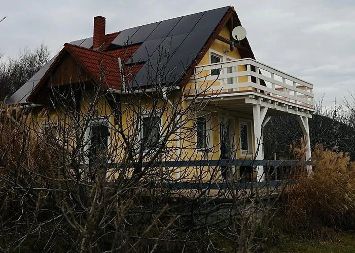 Seasons & Connections * Balatongyörök